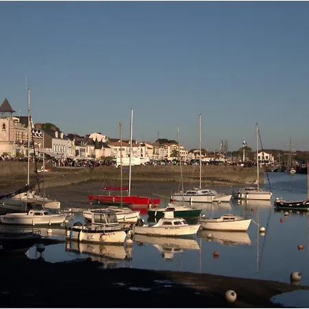 Hébergement de vacances 3 Chbres Vue Maison Avec Piscine Ds Proche Commodites Et Plages De Sable