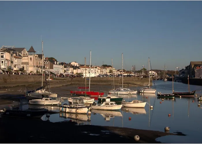 بيت للعطل 3 Chbres Vue Maison Avec Piscine Ds Proche Commodites Et Plages De Sable